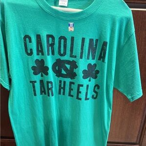 New - Men’s Hanes Carolina Tar Heels Green Irish  Tee T-Shirt Medium M